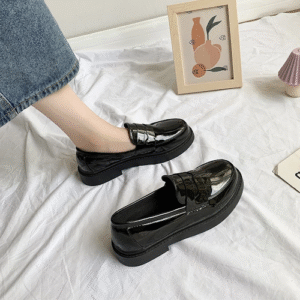 อันดับ 2 รองเท้าหนังผู้หญิงสไตล์นักเรียนอังกฤษ1